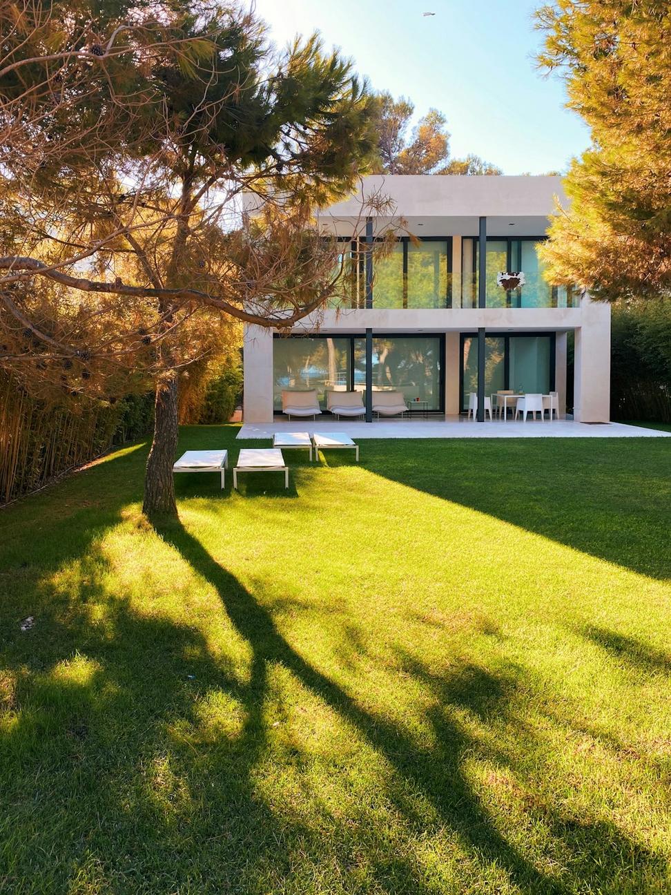 Lakeshore Residence